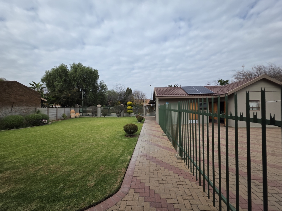 3 Bedroom Property for Sale in Flamingo Park Free State